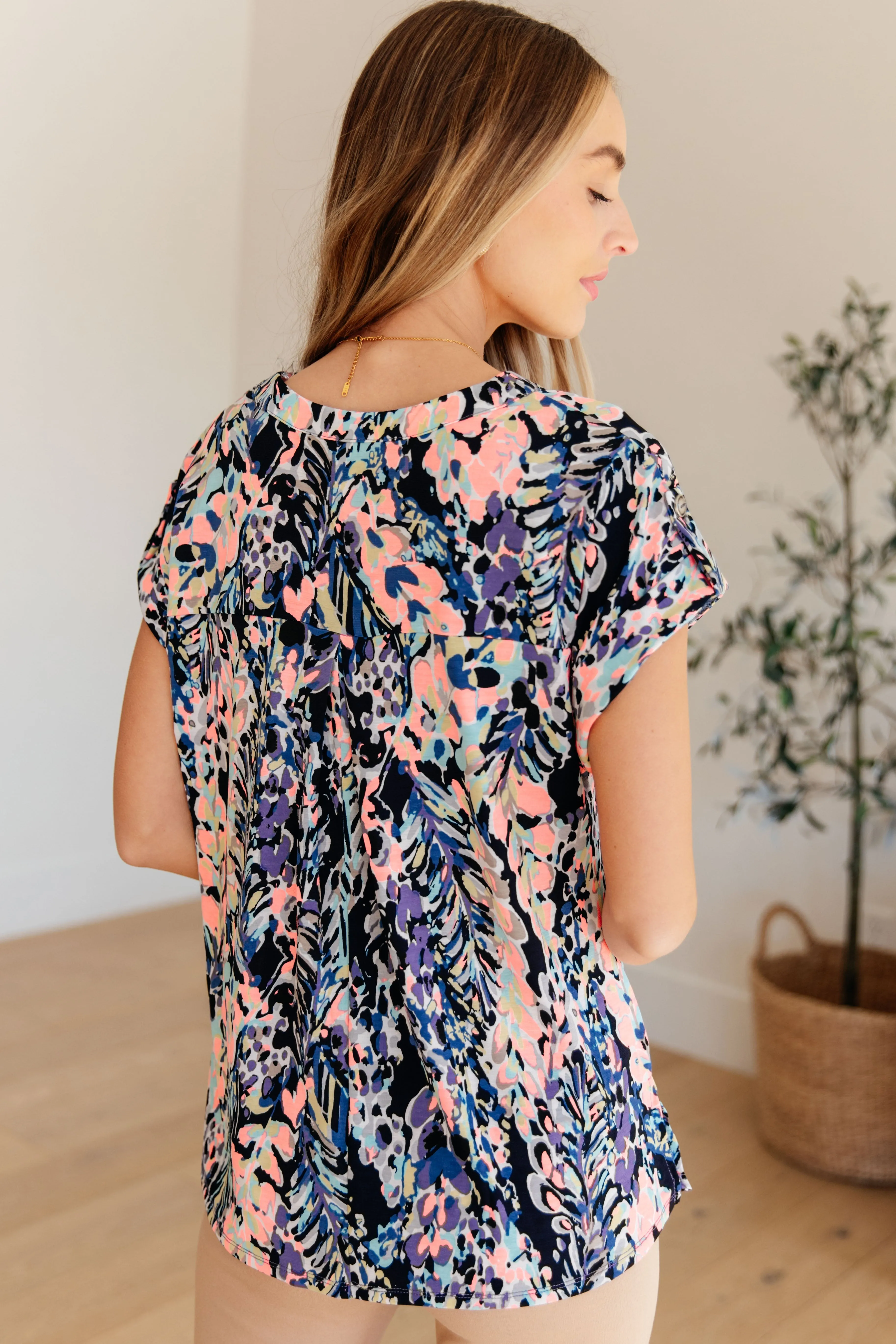 Dear Scarlett Lizzy Cap Sleeve Top in Navy Abstract Floral