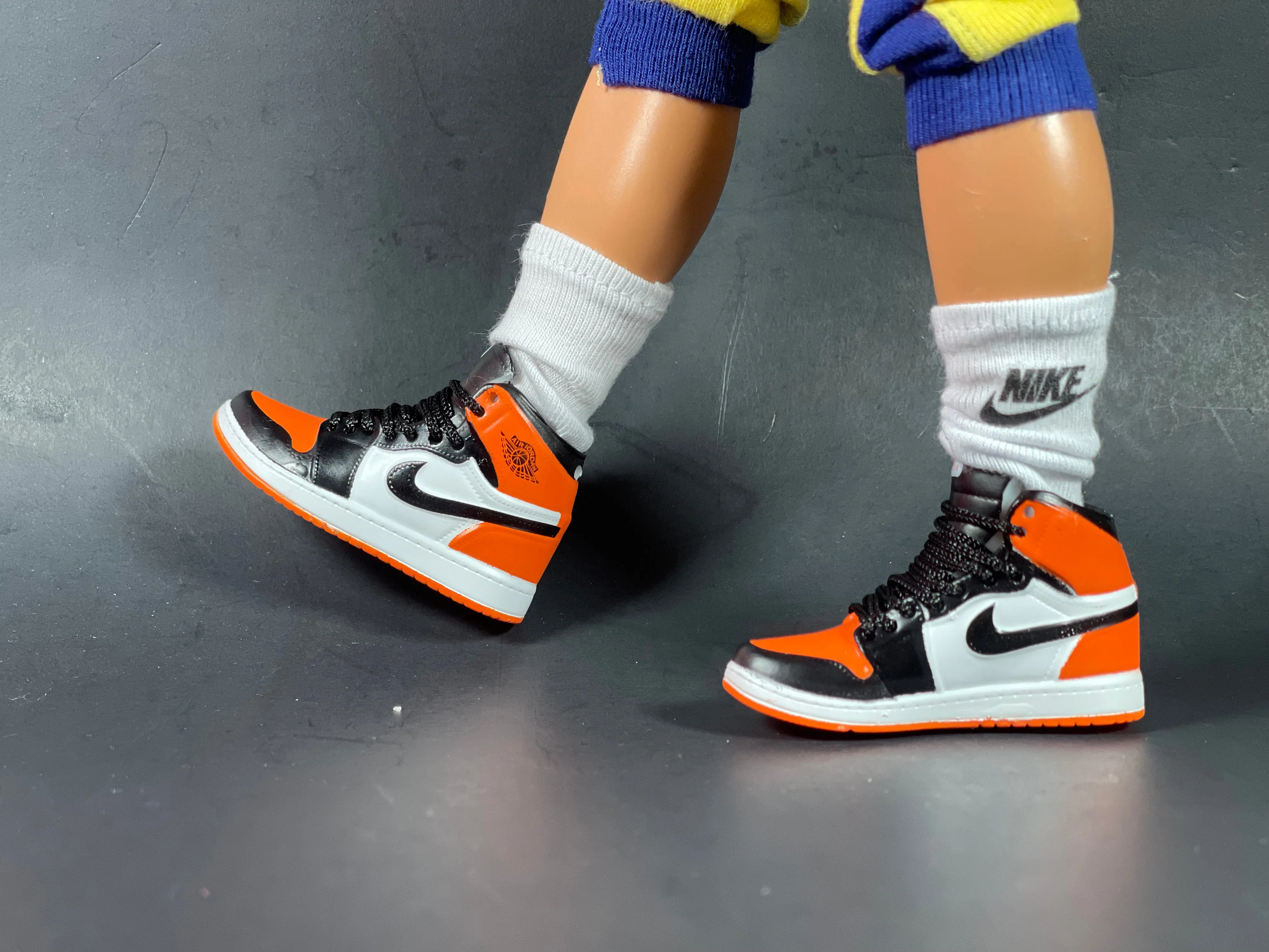 Orange tennis shoes for male fashion dolls miniature shoes